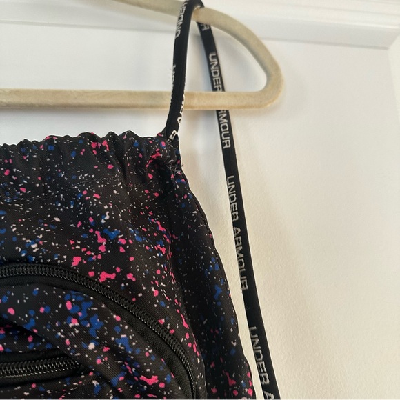Under Armour Sackpack Cinch Gym Bag Black Pink Blue Splatter Print - Picture 4 of 10
